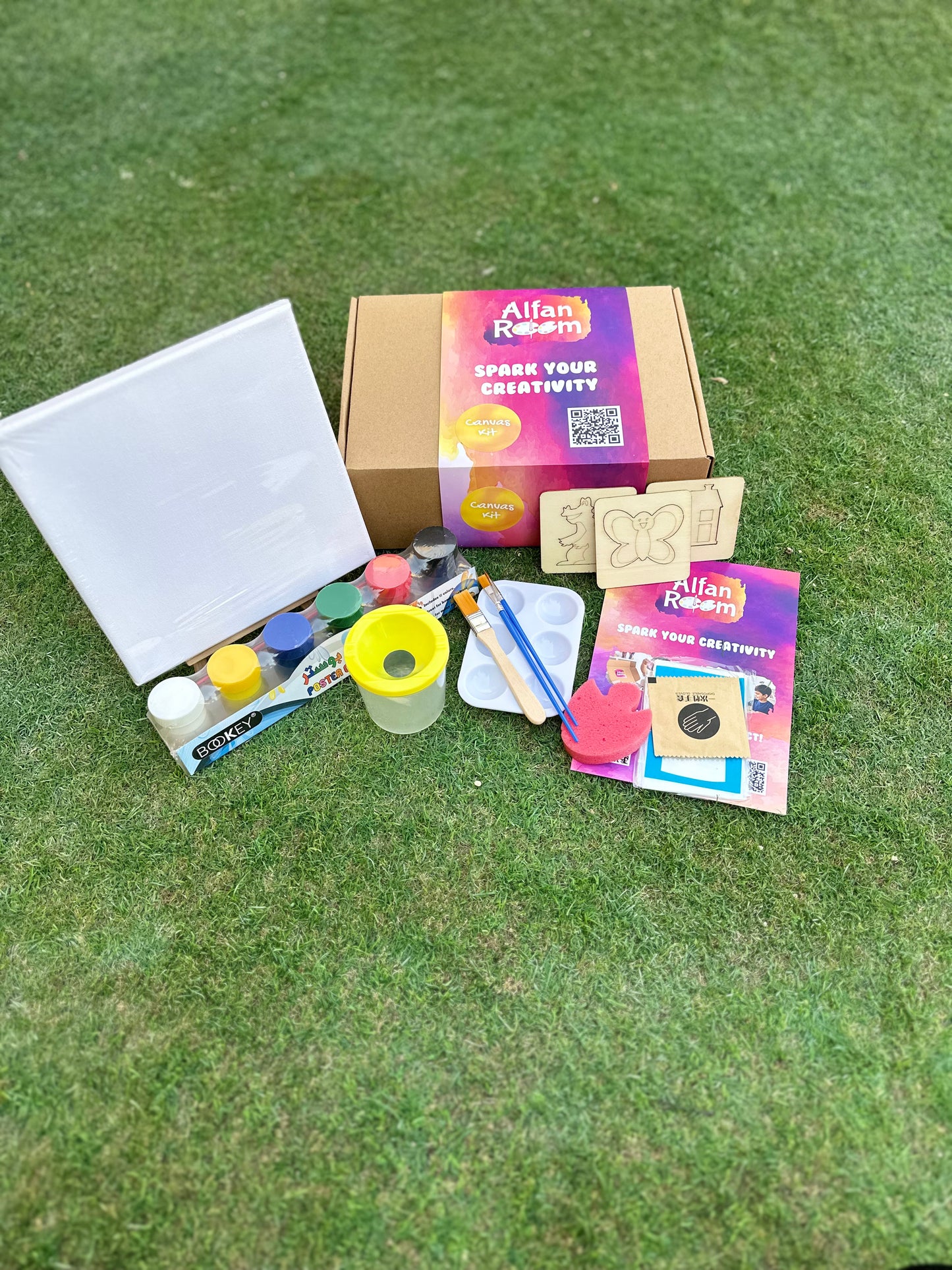 مجموعة تلوين فنية متكاملة على القماش